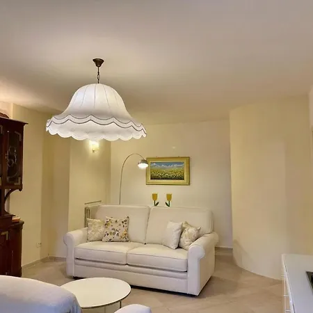 Flower Apartament Finale Ligure